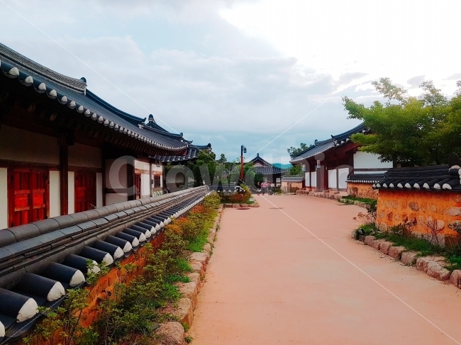 경주,전통가옥,한옥,기와,한국,평화로움,한국적인,멋짐,도시,풍경,city,landscape,한국전통,한국문화,korean traditional,korean culture,temple,신전,pagoda,탑,building,건물,shrine,신사,worship,예배,architecture,건축물