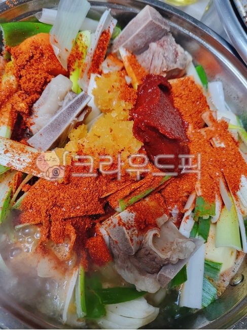 소갈비찜,매운갈비찜,갈비찜,매운소갈비찜,소갈비,갈비,소고기,소,고기,육류,양념,고추장,고춧가루,고추가루,대파,파,야채,채소,뼈갈비,뼈고기,음식,요리,meat,food,beef