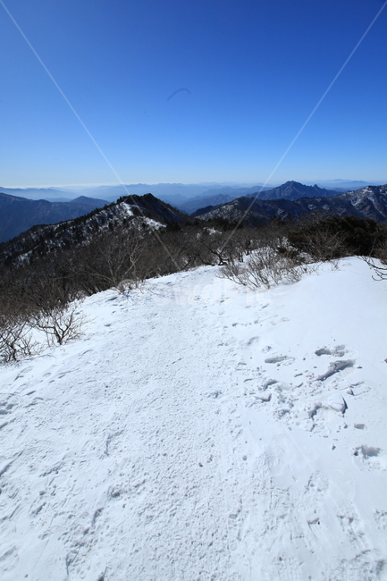 겨울산,설악산,등산,하얀눈,파란하늘,대청봉,중청대피소