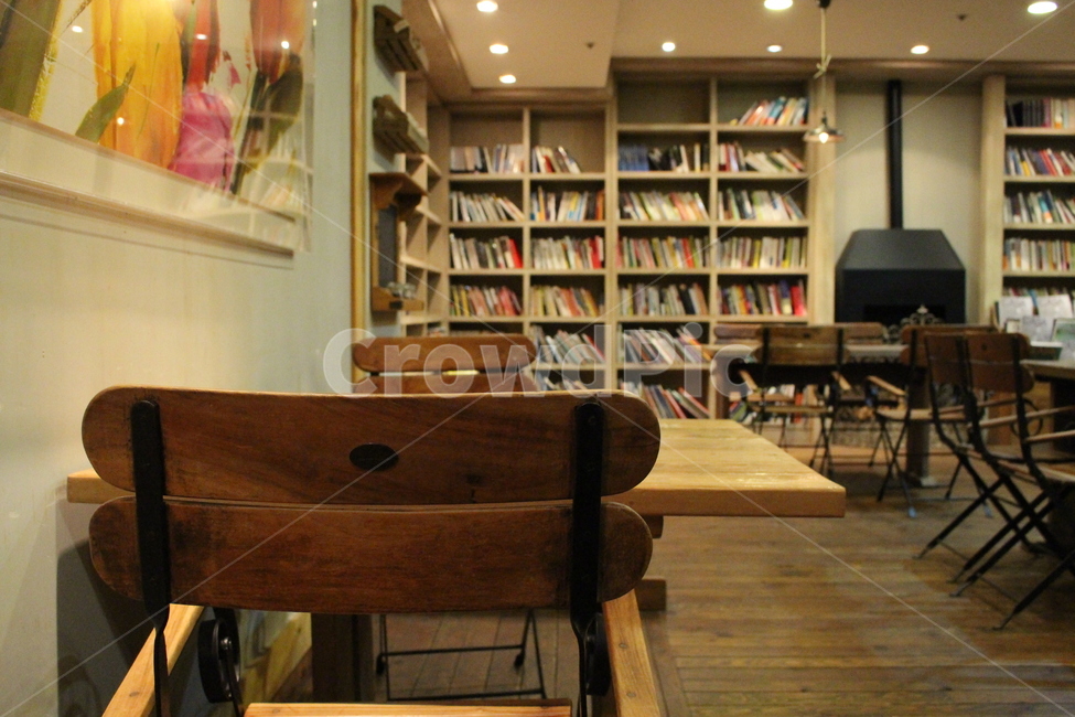 카페,의자,조용한,cafe,chair,북카페,책,책장,휴식,빈자리,테이블,bookcafe,book,rest,table,공부,따뜻한