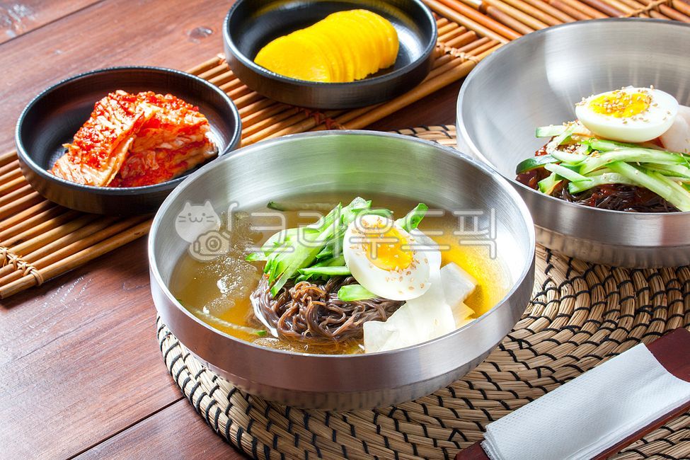 lunch,Naengmyeon,cold noodle seasoning,seasoning sauce,cucumber,pickled radish,summer delicacies,sauce,naengmyeon radish,summer food,seasonal food,naengmyeon paste,naengmyeon broth,healthy food,buckwheat noodles,nonnaeng,nutritious food,Korean restaurant,