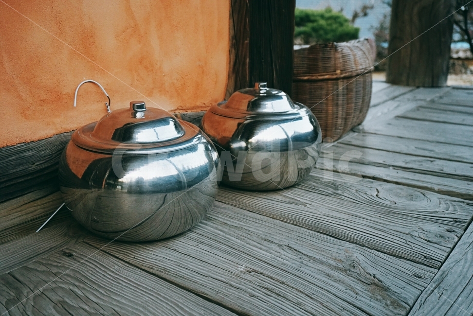 여행,travel,여행사진,국내여행,혼자여행,사진,담양,담양여행,배경사진,배경,이쁜사진,색감,색감좋은사진,요강,옛날집,옛날용품,정겨움,향수,한국전통,한국문화,korean traditional,korean culture,사물,물건,오브젝트,thing,object,matter