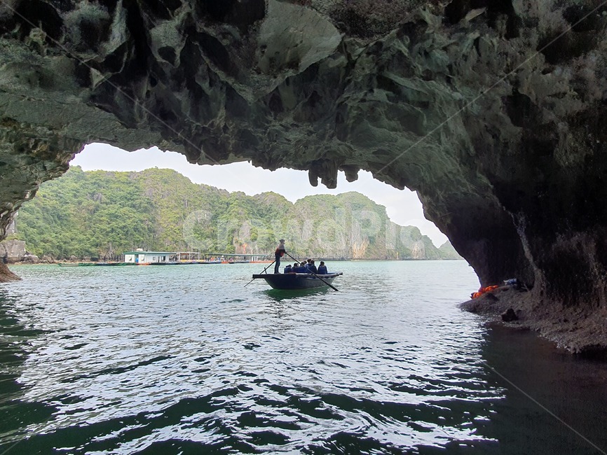 자연,sea,바다,동굴,ocean,물,cave,person,사람