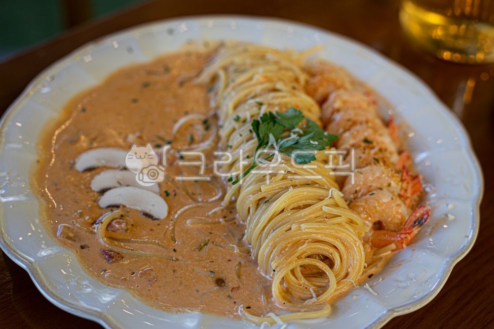 파스타,스파게티,음식,크림파스타,로제파스타,새우,접시,플레이팅