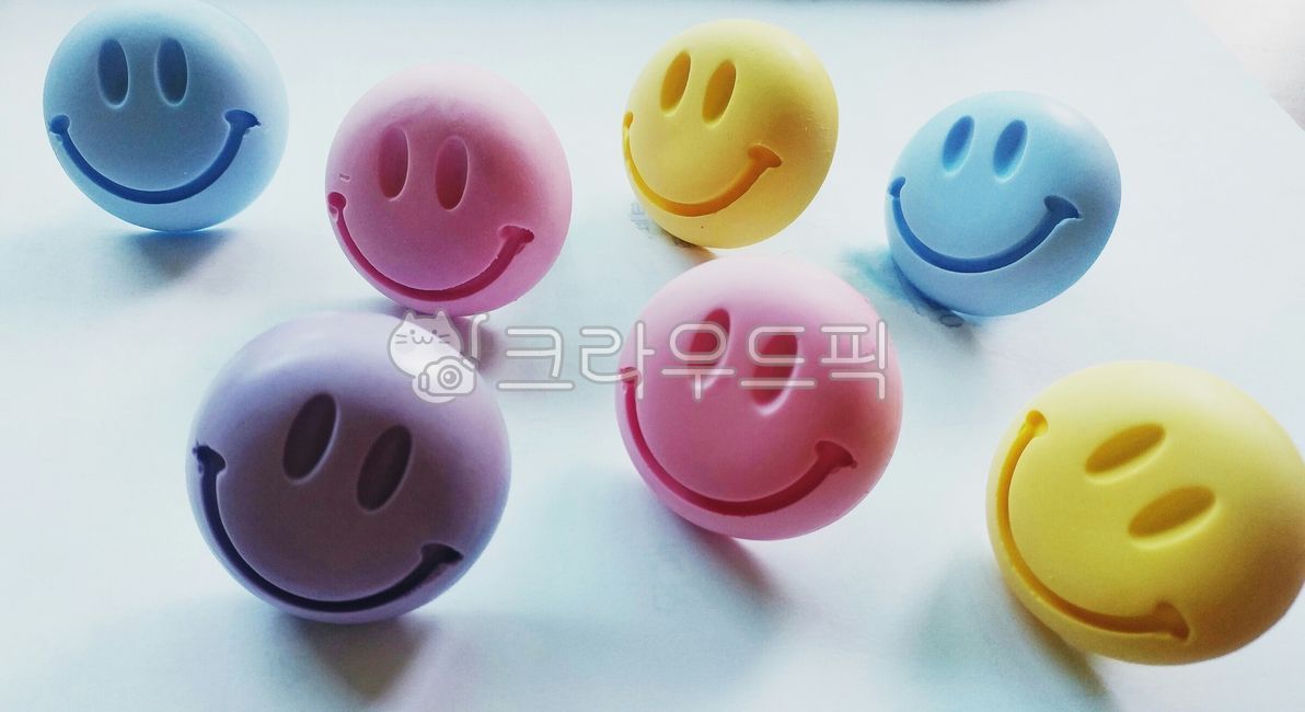 air freshener,car air freshener,gypsum,laugh,smile