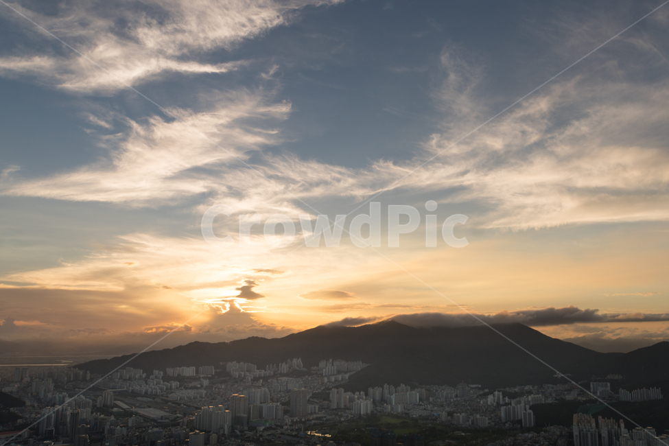 산,구름,빛,일몰,황령산,도시,풍경,city,landscape,한국도시풍경,한국도시경관,korea cityscape,nature,자연,outdoors,옥외,경치,scenery