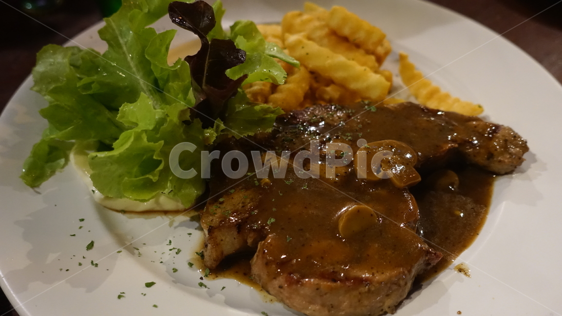 스테이크,food,음식,steak,meal,식사,brown,감자튀김