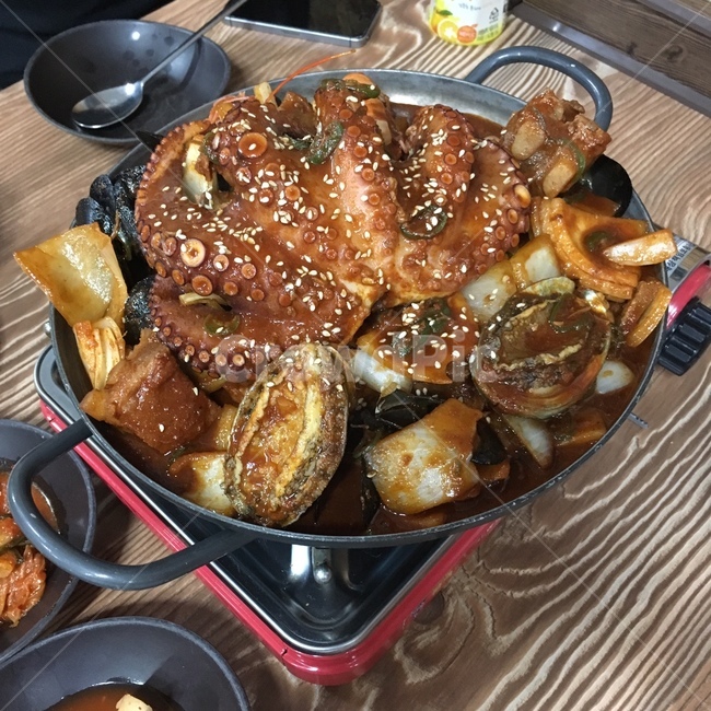 food,meal,dish,돌문어,문어,돌문어,갈비찜,문어갈비찜,문어갈비찜,외식,해산물,전복