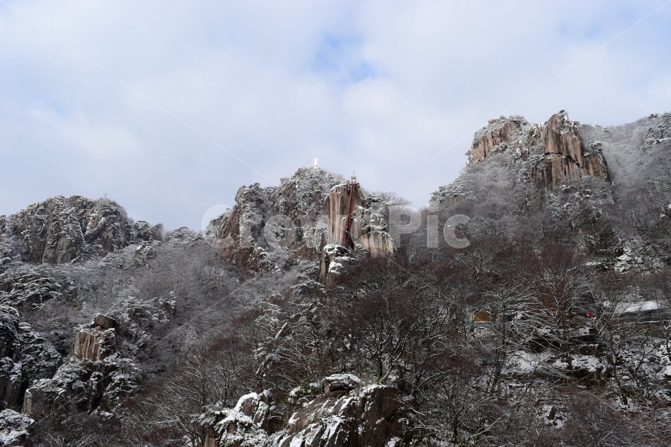 설경,풍경,대둔산,눈꽃,삼선계단,자연,nature,landscape,겨울,계절,winter,season,탐방,도립공원,힐링,감성,정취,산세,명산,100대명산,산,등산,트레킹,풍경사진,비경,경치,겨울사진,겨울색채,경관,기암,암봉우리,mountain,금산,완주,논산,마천대,케이블카,구름다리,fall,autumn,한국자연풍경,한국자연경관,korea,겨울,계절,winter,season,자연,풍경,nature,landscape,outdoors,옥외