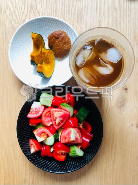 icecoffee,salad,cucumber,health,Chestnut pumpkin,amber,sweetpumpkin,tomato,paprika,mini pumpkin,healthy food,Sweet pumpkin,animated,diet,fresh,iced coffee