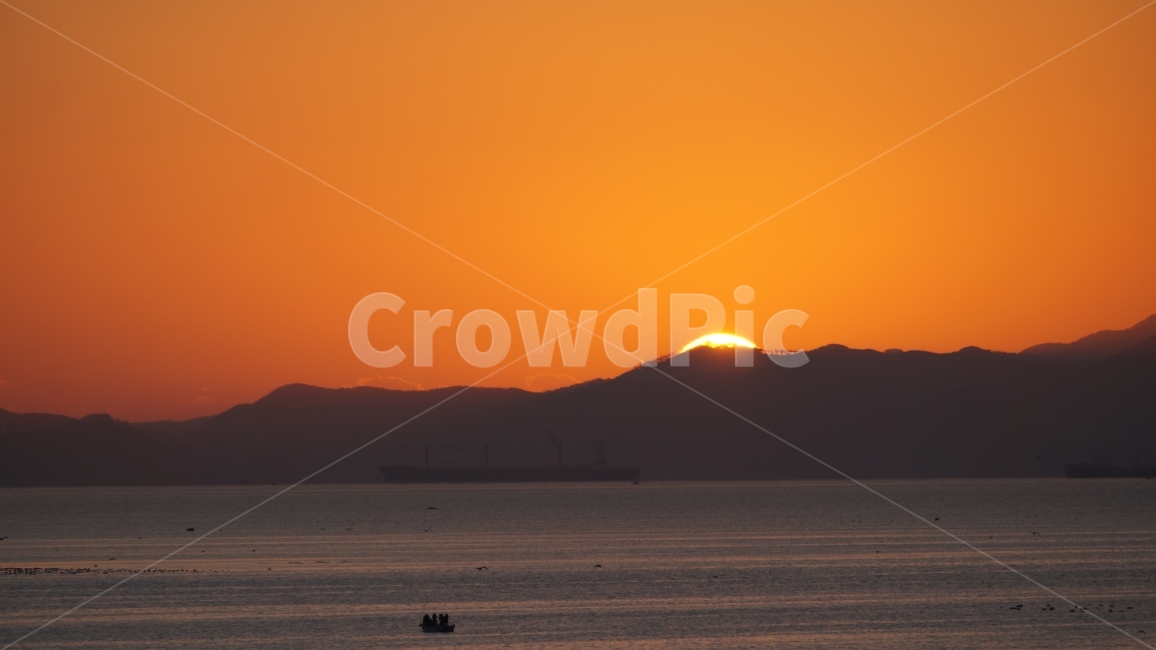 새해,일출,해돋이,풍경,자연,자연,풍경,nature,landscape,outdoors,옥외,sky,하늘,dusk,황혼,sunset,일몰,red sky,붉은 하늘,dawn,새벽,sunlight,햇빛