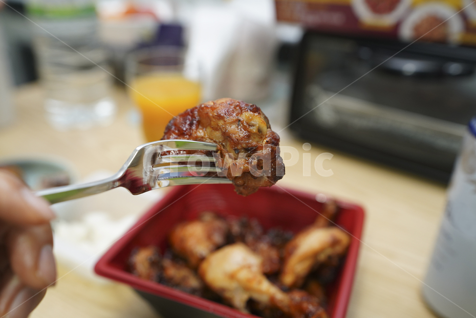 치킨,닭고기,요리,음식,먹방,안주,육류,육식,간식,식사,먹거리,안주거리,음식,식재료,요리,food,cook,meal,dishes,food reserves,육류,고기,meat