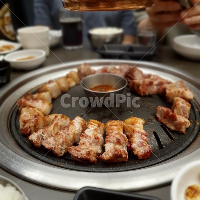 삼겹살,목살,식당,회식,삼겹살집,목살집,삼겹살맛집,서촌맛집,멜젓,한국인의식탁,회식장소,고기,고깃집,쌈장,마늘구이,마늘,데이트