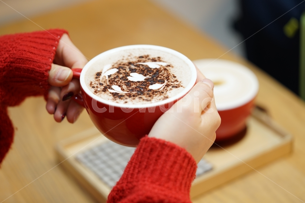 디저트,차,라떼,밀크티,초코,티타임,티,얘기,수다,힐링,달달,부드러움,마실거리,tea,카페,카페타임,까페,잔,컵,달콤,후식,대화,아트,커피,카페,coffee,cafe