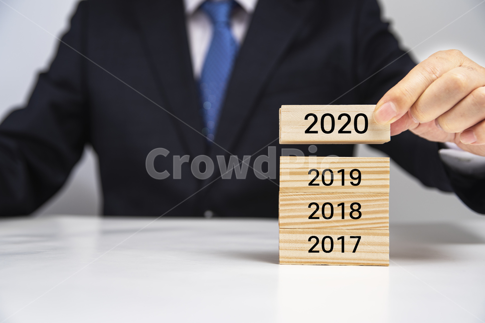 2020,새해,손가락,비즈니스,콘셉트,컨셉,개념,비지니스,손짓,비즈니스맨,남성,남자,비지니스맨,1명,정장,슈트,양복,핸드모션,사업,사업가,손,관리자,경제,손동작,관리,메니저,매니저,쌓기,사람,신년,2020년,키워드,새로운,연도,목표,캘린더,프로젝트,전략,성공,시간,비전,나무블럭,산업,industry,industrial,비즈니스,사업,business,service,work,연출,컨셉,콘셉,direction,concept