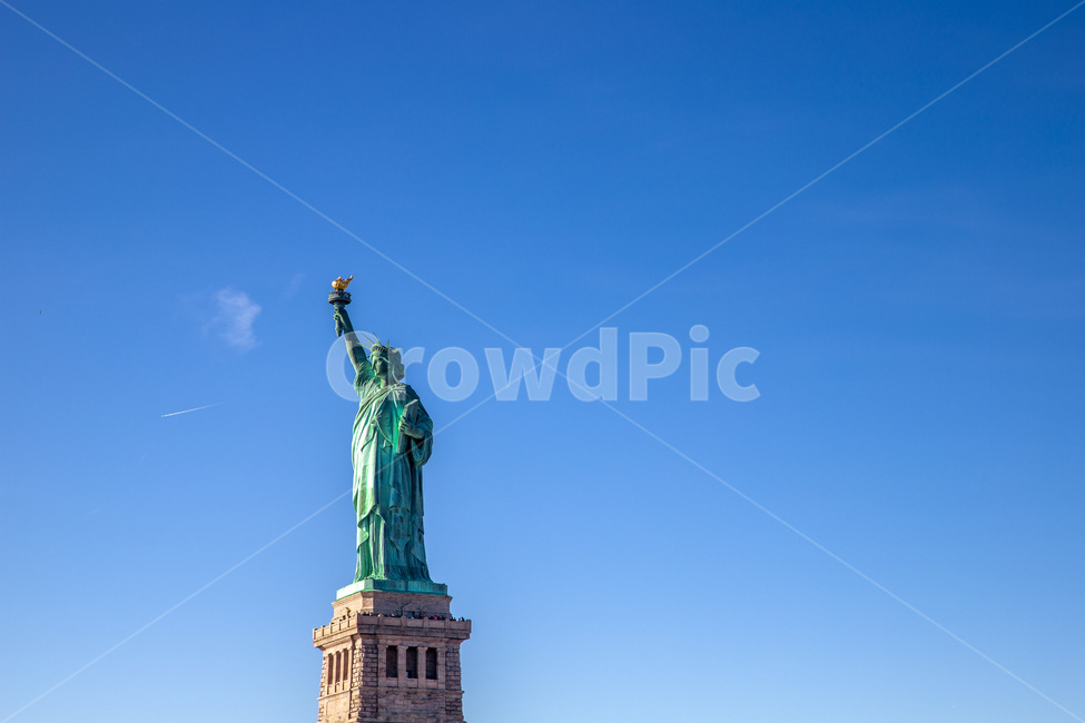 america,american,blue,city,famous,freedom,history,island,landmark,liberty,manhattan,monument,national,new,ny,nyc,sculpture,sky,statue,symbol,thestatueofliberty,torch,tourism,usa,york,미국,뉴욕,기념물,자유의여신상,여신상,자유,상징물,랜드마크,landmark,tourist attraction,해외,외국,세계,foreign,oversea,world,세계랜드마크,해외랜드마크,외국랜드마크,world landmark,world tourist attraction