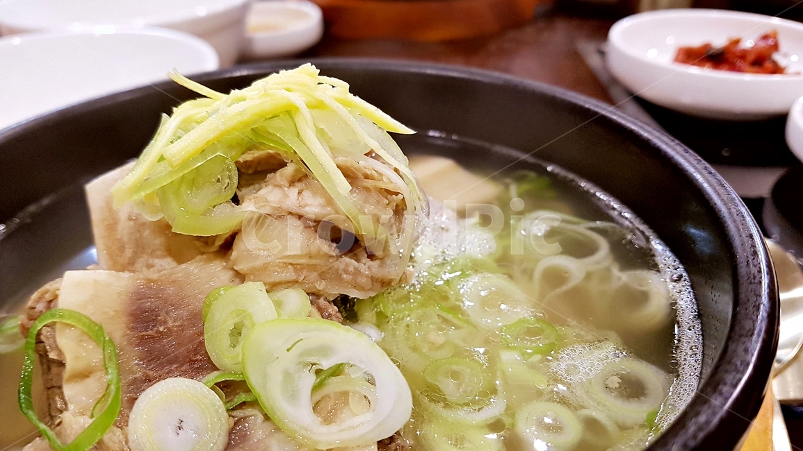 갈비탕,왕갈비탕,갈비,음식,식사,점심,통뼈,소갈비뼈,파,전통음식,음식,식재료,요리,food,cook,meal,dishes,food reserves,한식,한국음식,한국요리,korean food,korean dishes,korean meal,korean cook