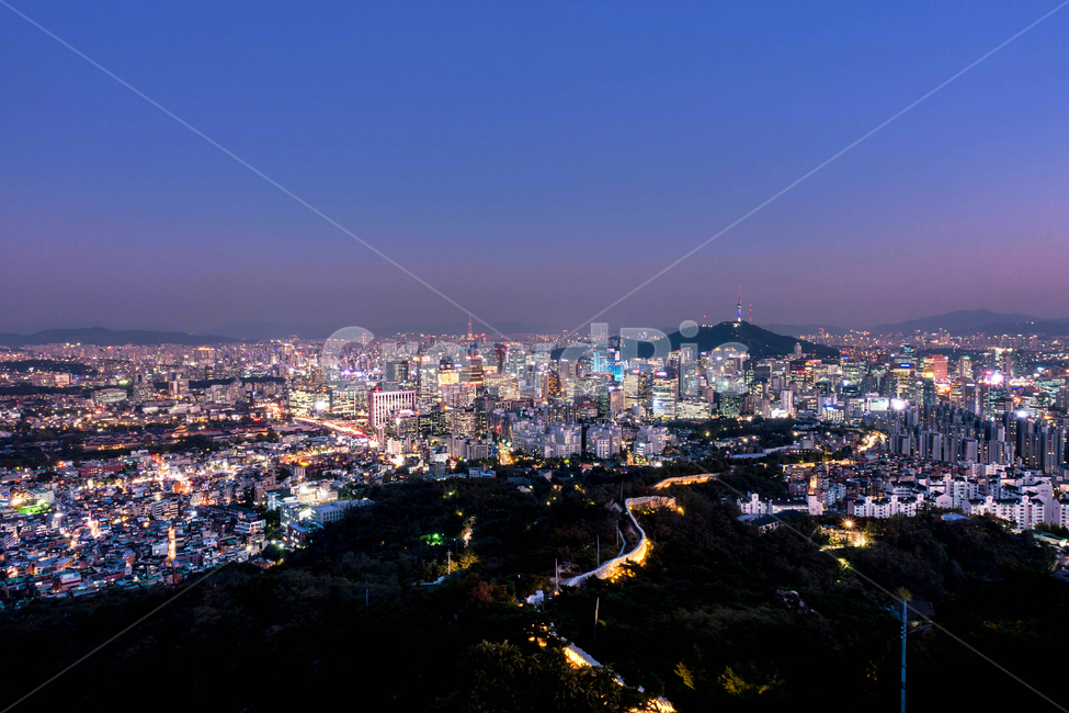 서울,서울야경,야경,노을,매직아워,도시,서울성곽,성곽길,인왕산,하늘,전망대,야경,밤,풍경,nightscape,night,landscape,도시,city,한국도시풍경,한국도시경관,korea cityscape,nature,자연,outdoors,옥외,경치,scenery,aerial view,조감도