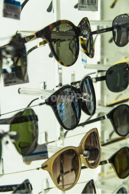 썬글라스,여름,안경,패션,패션안경,적외선,차단,교정,측정,난시,근시,돋보기,진열,상품,패션스타일,의상,fashion,style,쇼핑,shopping,사물,물건,오브젝트,thing,object,matter