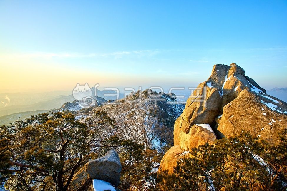 수락산,경기도,남양주,겨울산,설산,눈,자연,풍경,야외,옥외,트레킹,쾌청,산꼭대기,능선,등산,항공촬영,드론촬영,바위산,겨울,겨울풍경,suraksanmountain,gyeonggido,namyangju,wintermountain,snow,nature,landscape,outdoor,trekking,pleasure,topofmountain,ridge,mountainclimbing,aerialshooting,droneshooting,rockmountain,winter,winterscenery