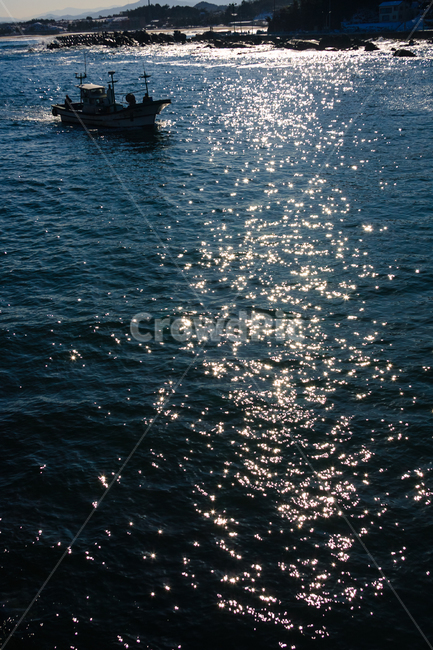 바닷가,낚시배,바다,어부,일몰,선박,배,항해,산업,industry,industrial,어업,fishery,fishing industry