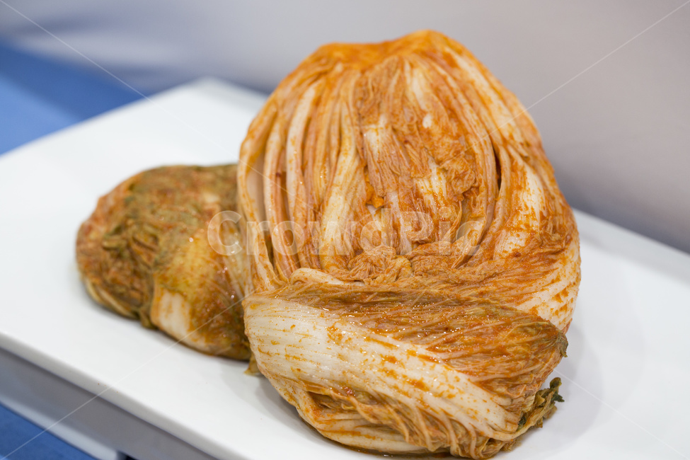 김치,배추,배추김치,김장김치,김장,포기김치,반포기,음식,식재료,요리,food,cook,meal,dishes,food reserves,한식,한국음식,한국요리,korean food,korean dishes,korean meal,korean cook