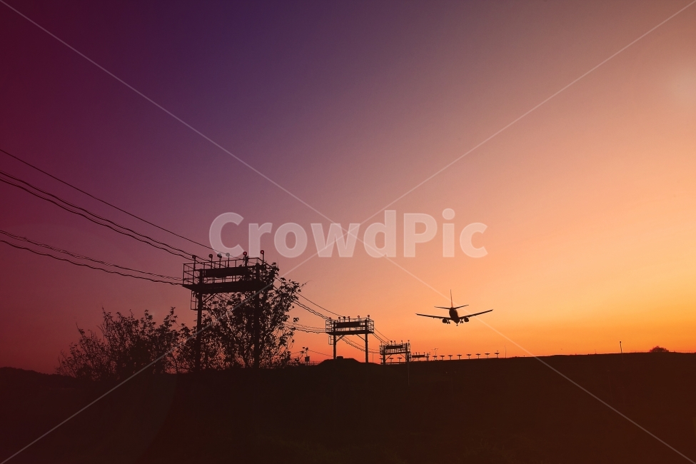 비행,착륙,공항,노을,비행기,실루엣,그림자,silhouette,shadow,색깔,색상,색채,색감,color sense,color sensitivity,feeling of color,교통,교통수단,traffic,transportation,construction crane,건설 크레인