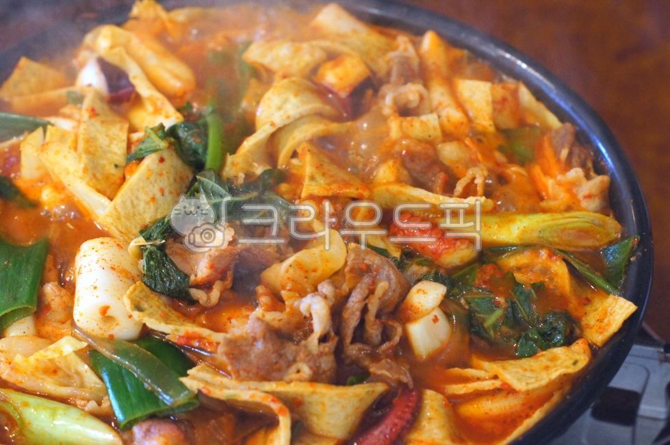 Octopus seafood casserole,octopushotpot,hotspicyseafoodstew,Whole octopus rice cake,wholeoctopus,Seafood beef and pork belly hot pot,spicyseafoodstew,Seafood beef and pork tteokbokki,seafoodhotpot,octopusstew,seafood hotpot,tteokbokki,Seafood Tteokbokki H