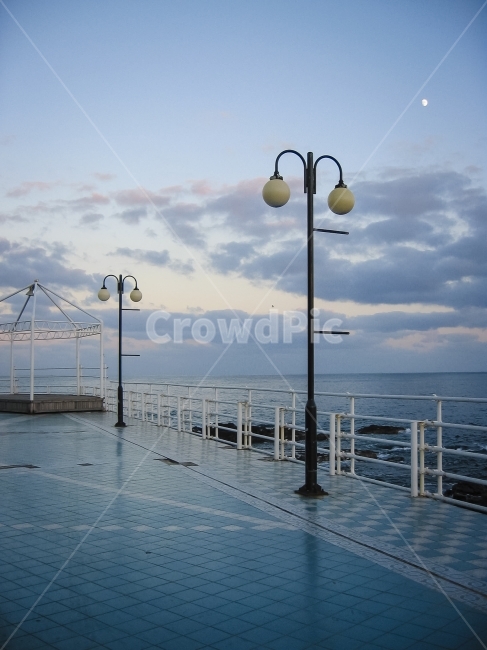 바다,구름,가로등,노을,달,푸르름,blueish,자연,풍경,nature,landscape,handrail,난간,banister,water,물,waterfront,워터 프론트,railing,port,포트,pier,교각