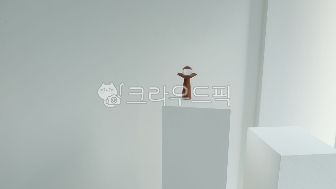 wooden plate,glass marble,Photography props,filming props,object