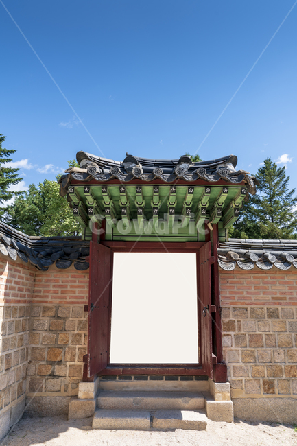 전통,경복궁,고궁,대한민국,서울,한옥,경치,야외,하늘,파란,구름,흰색,처마,곡선,지붕,기와,목조,목재,목조건물,문화재,조선시대,왕,화려한,색깔,건축,한적한,조용한,역사,한국전통,한국문화,korean traditional,korean culture,건축물,건물외관,exterior,building,structure,architecture,construction