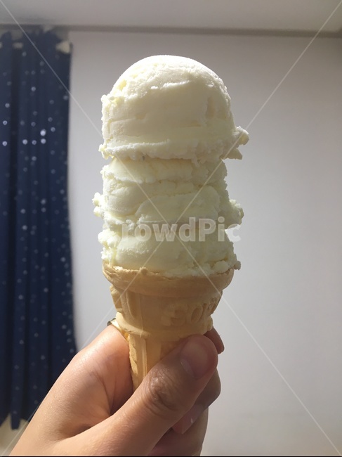 삼층,아이스크림,삼단아이스크림,바닐라아이스크림,빵빠래,디저트,간식,후식,dessert,snack