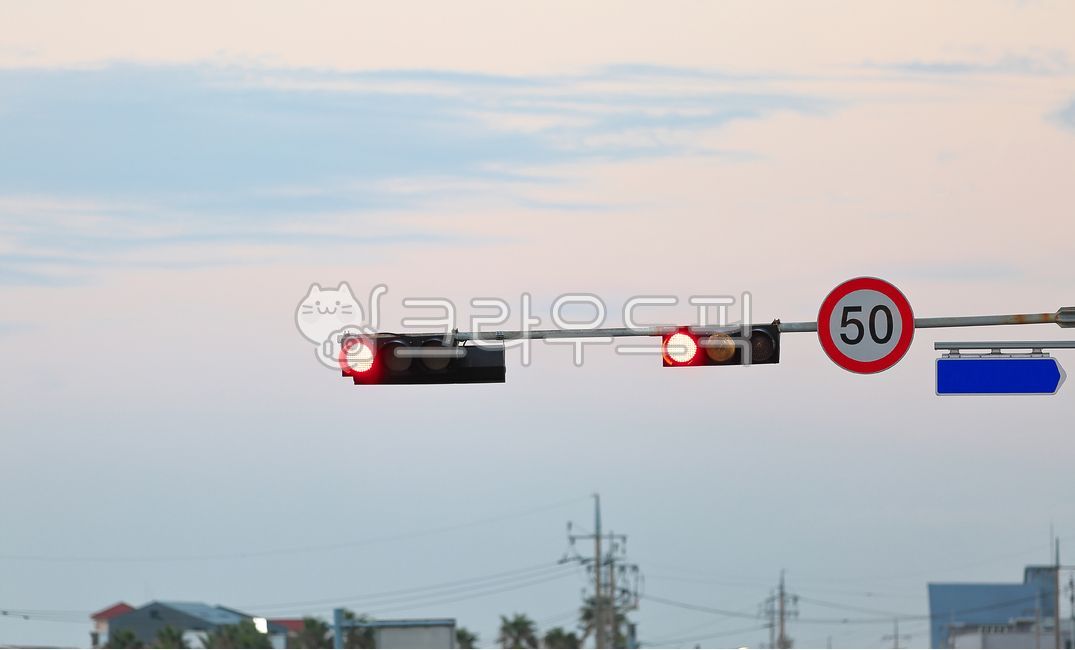 symbol,steel,Restricted area sign,speed limit sign,speed limit,reflections,Transportation,road sign,red traffic light,sign,danger,reflective optics,information symbol,speed,cloud,land transportation,safety,speeding ticket,prohibition,traffic lights,50,Tra