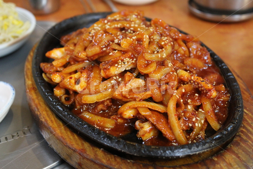 음식,한식,오징어볶음,철판,오징어,요리,식당,음식,식재료,요리,food,cook,meal,dishes,food reserves,한식,한국음식,한국요리,korean food,korean dishes,korean meal,korean cook