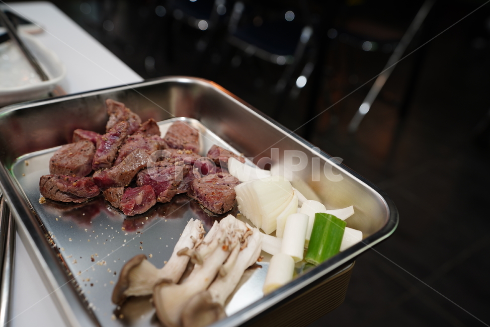 육식,스테이크,고기,등심,음식,안주,먹거리,육류,식사,food,steak,음식,식재료,요리,food,cook,meal,dishes,food reserves,육류,고기,meat