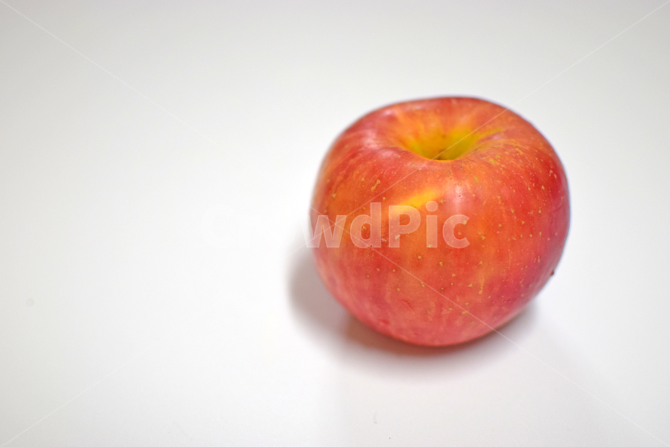 red,nutritious,apple,dessert,healthy,fruit,wellness,diet,vitamin,organic,food