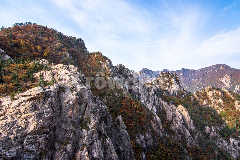 설악산,산,정상,바위산,하늘,구름,자연,풍경,산꼭대기,자연,풍경,nature,landscape,outdoors,옥외,mountain