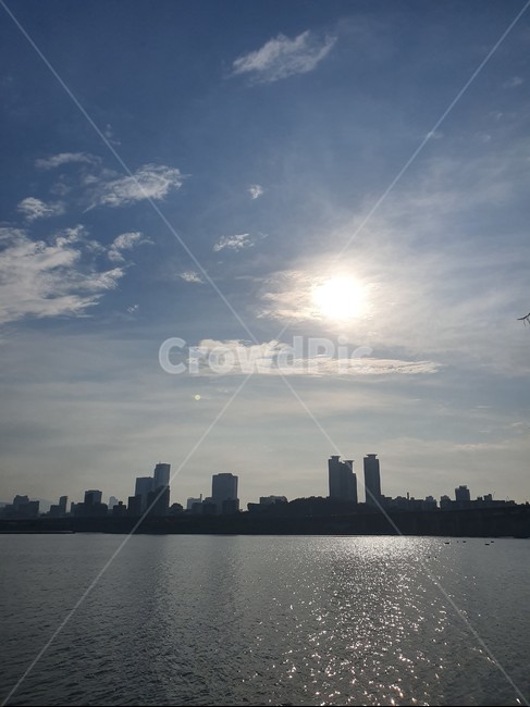 nature,자연,도시,역광,구름,강,liver,도시풍경,자연풍경,outdoors,옥외,해,sun,cloud,빌딩,빌딩숲,도시,풍경,city,landscape