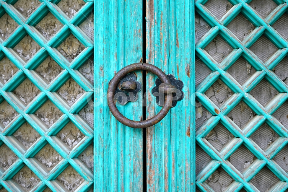 사찰,문,창살,걸쇠,원형,닫힌문,한지,세월,time,round,latch,door,olddoor,hanji,closeddoor,전통문화,전통건축,한국건축물,잠김,closed,앤티크,손잡이,열린문,openeddoor,handle,oldfashioneddoor,buddhisttemple,ring,circle,원,녹,rusty,한국건축,문고리,동그라미,문환,고리,쇠고리,잠금장치,여닫이,전통,한국전통,문창살,고색창연,전통문양,문손잡이,원형고리,한옥,나무문,한국문화,koreantraditional,koreanculture,koreanarchitecture,한국전통,한국문화,korean traditional,korean culture,건축물,건물외관,exterior,building,structure,architecture,construction