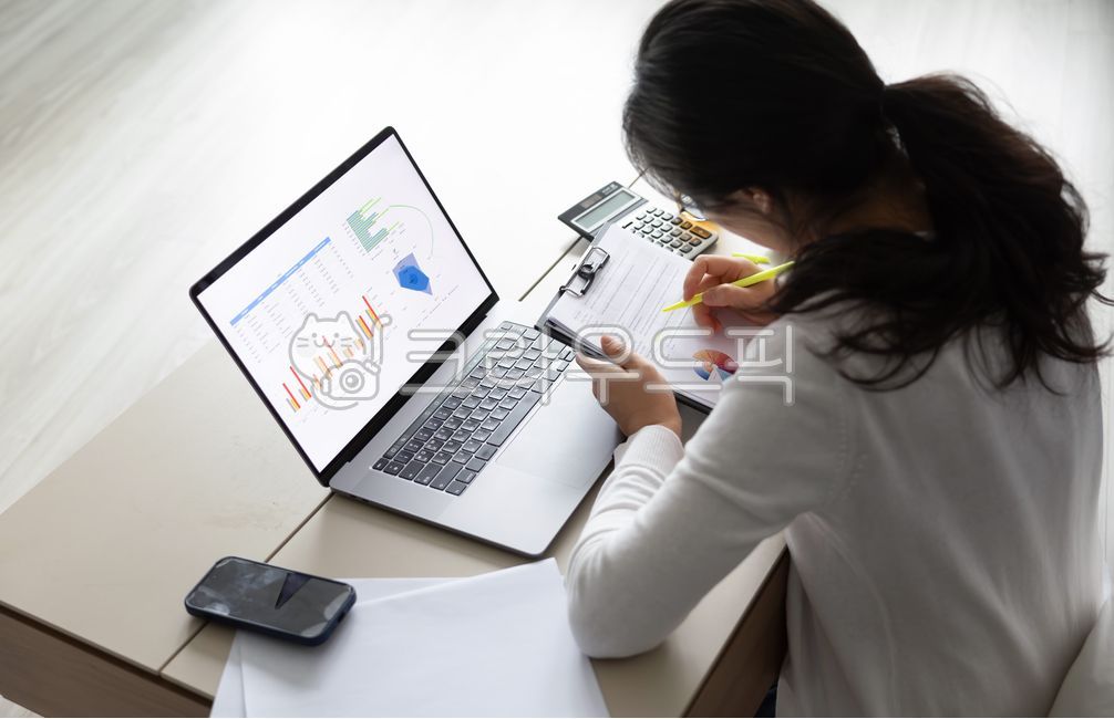 work from home,remote work,home office,computer,laptop,business woman,office worker,office worker,female,writing,korean,home,house,living room,home,work,window,room,table,business,bright,screen,indoor,sitting,strategy,remote,back