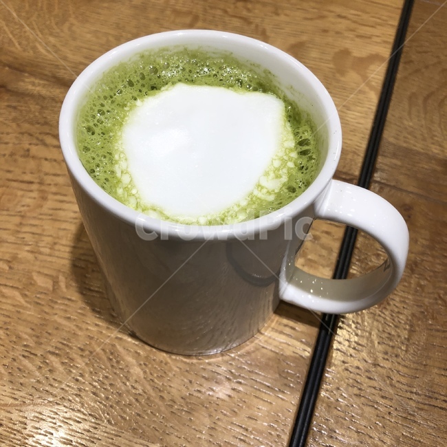 녹차라떼,카페,머그컵,greentea,초록색,음료,커피,카페,coffee,cafe