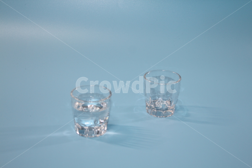 술,술잔,소주,알콜,음주,건배,음료,잔,술,주류,alcohol,사물,물건,오브젝트,thing,object,matter