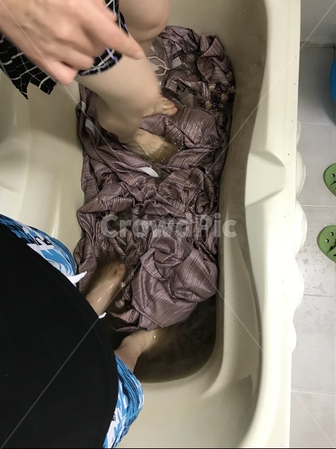 빨래,미세먼지,구정물,욕조,화장실