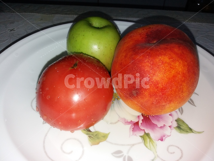아오리사과,토마토,복숭아,빨강색,접시,plant,식물,fruit,과일,식품,apple,사과,음식,식재료,요리,food,cook,meal,dishes,food reserves,과일,열매,fruit