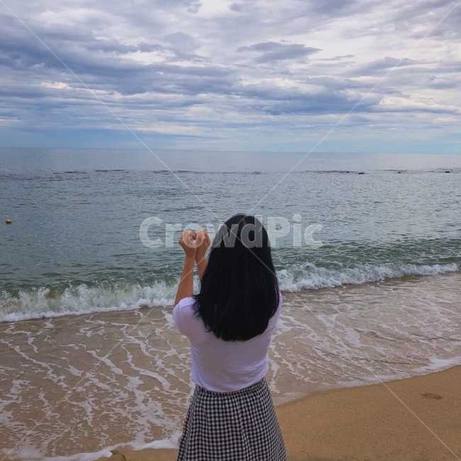 자연,강릉,바다,파도,해변,하트,강릉바다,사람,인물,인간,여성,여자,여행,푸른바다,뒷모습