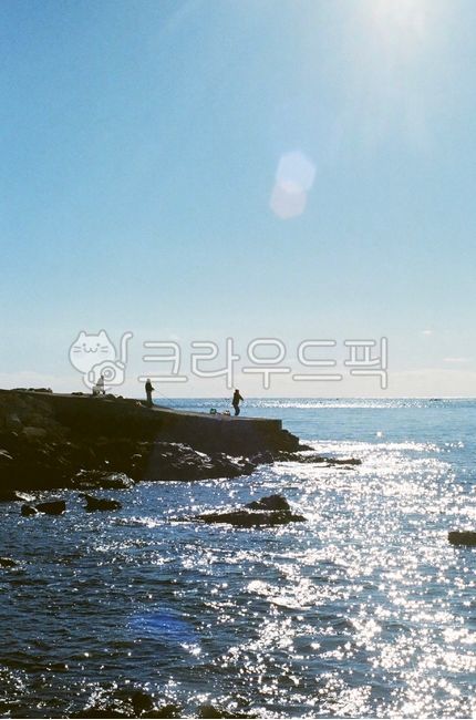 film,filmcamera,필카,필름카메라,자연,nature,옥외,outdoors,하늘,구름,야외,sea,바다,ocean,대양,water,물,person,사람,human,인간,낚시,fishing,배경화면,낚시하는사람