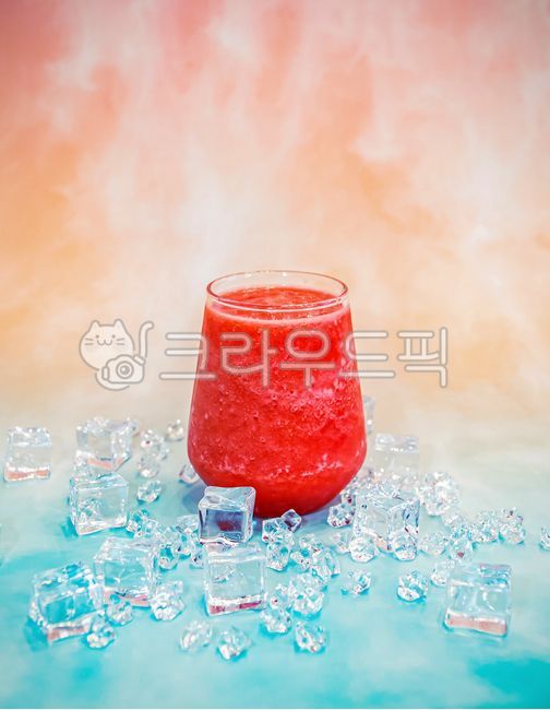 juice,주스,smoothie,수박주스,음료,beverage,drink,마시다,카페음료