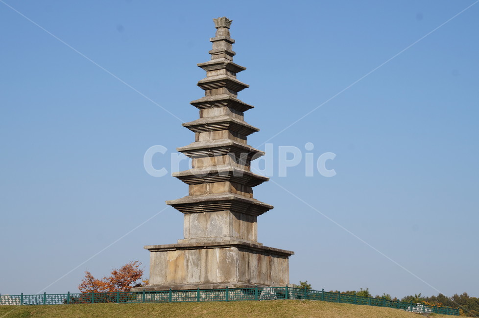 중앙탑,석탑,문화재,국보,불교문화재,7층석탑,조각상,동상,석상,조형물,statue,bronze statue,stone statue,종교,신앙,religion,belief,faith