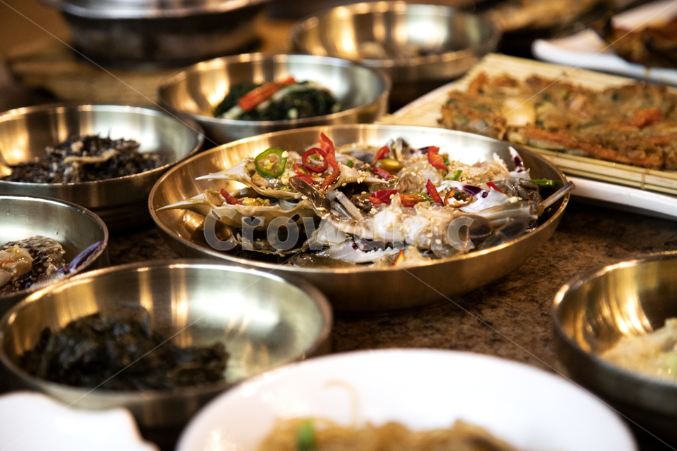 한식,음식,그릇,놋그릇,유기그릇,반찬,게장,간장게장,전,고추,양념,고급,맛있는,식품,한끼,반짝이는,건강,식욕,깔끔한,정갈한,신선한,배경,음식,식재료,요리,food,cook,meal,dishes,food reserves,한식,한국음식,한국요리,korean food,korean dishes,korean meal,korean cook