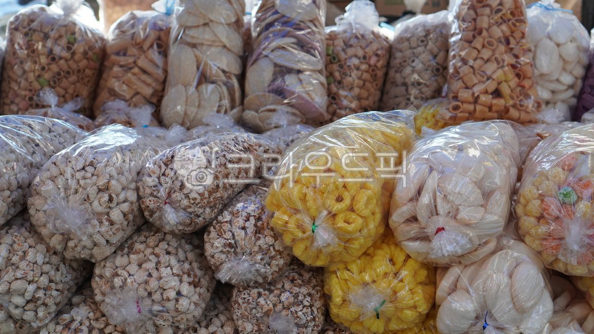 한국과자,과자,뻥튀기,쌀과자,옛날과자,과자봉지,포장과자,시장과자,koreansnacks,snacks,puffedrice,ricesnacks,oldsnacks,snackbags,takeoutsnacks,marketsnacks